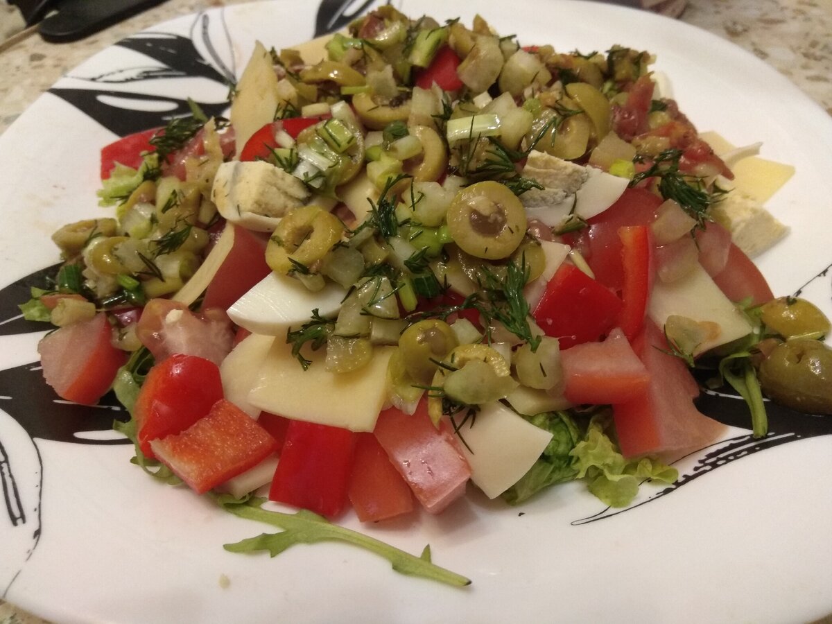 Фото салата с яйцом и сыром