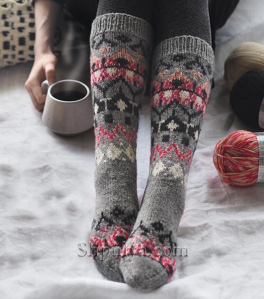 Самые красивые ажурные носки спицами, подборка схем и описаний