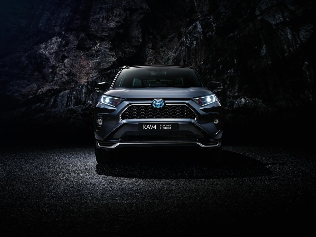 Новый Toyota RAV4 plug-in hybrid 2021.