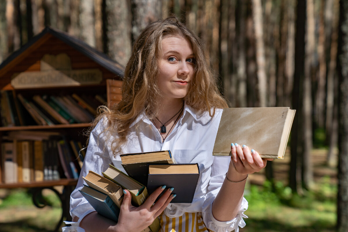 1. (Мир) Вгрызайся в эту жизнь. Читай, смотри, ходи, узнавай. Чем больше узнаешь о месте, куда попал - тем лучше. Расширяй границы тк пределов нет. 
2. (Ты) На пути познания пункта 1 ты начнешь ощущать себя. Кто ты. Что нравится, что нет.

👉🏻 по итогу: ты знаешь где ты, что ты можешь. Добавь к этому воображение. Чего ты хочешь в глобальном смысле? Подумай. Позволь себе иметь эту цель и представь, что она уже твоя реальность. Ты поймешь ее тк раскачал свое мироощущение на 1 пункте.

Готово 👍🏻

Теперь просто соединяй высшее желание со своими навыками в парадигме этой реальности. Так и рождается предназначение 🔥