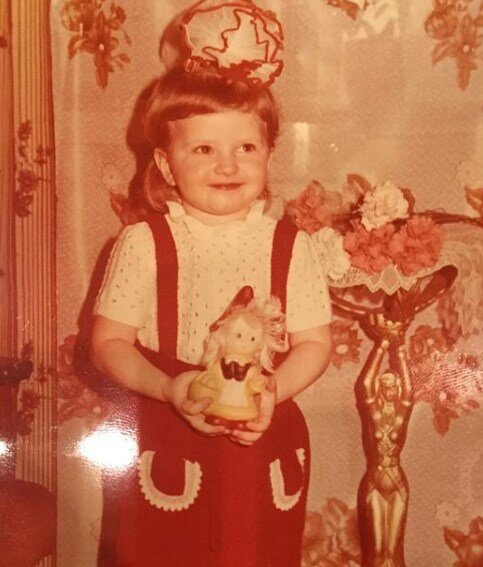 Фото: www.instagram.com будущая исполнительница Лера Гуреева в детстве