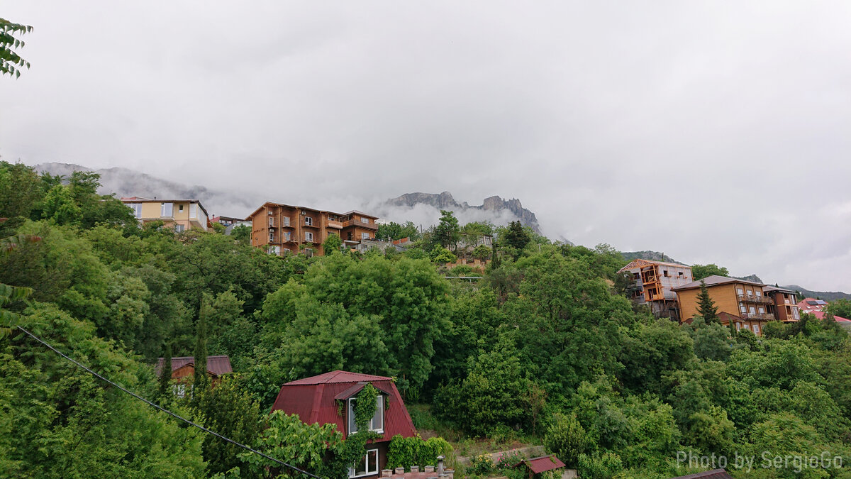 Гора Ай-Петри в тумане