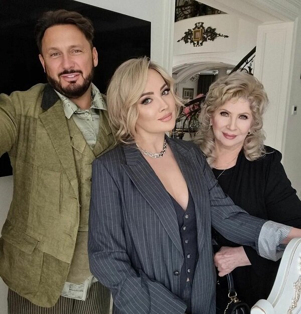 Стас Михайлов с женой и тещей. Источник фото: www.instagram.com