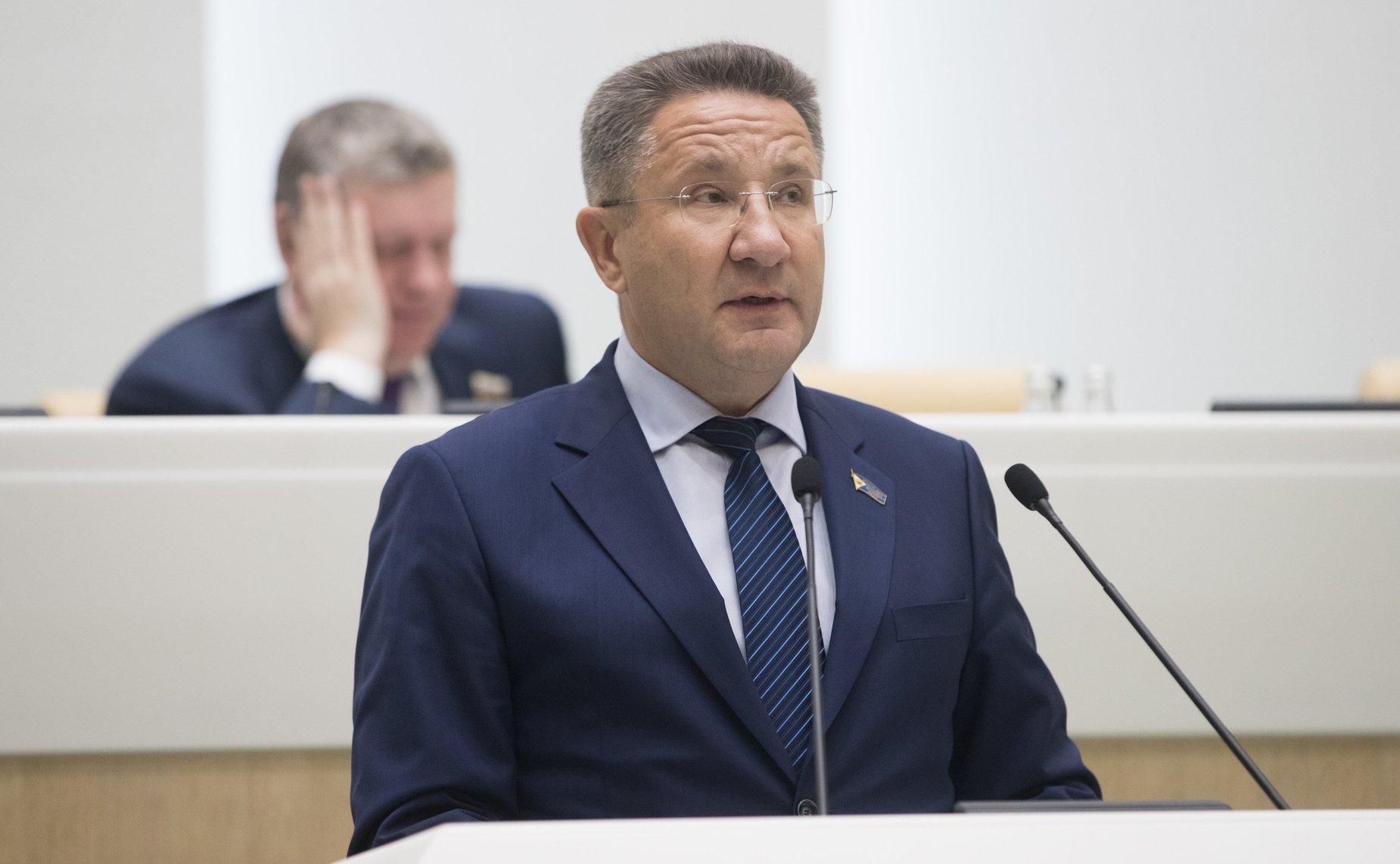 Очередной единоросс попался на превышении служебных полномочий. Влекли его бюджетные миллионы.1