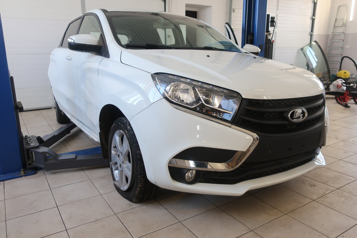 Лада Иксрей за 340 000 рублей