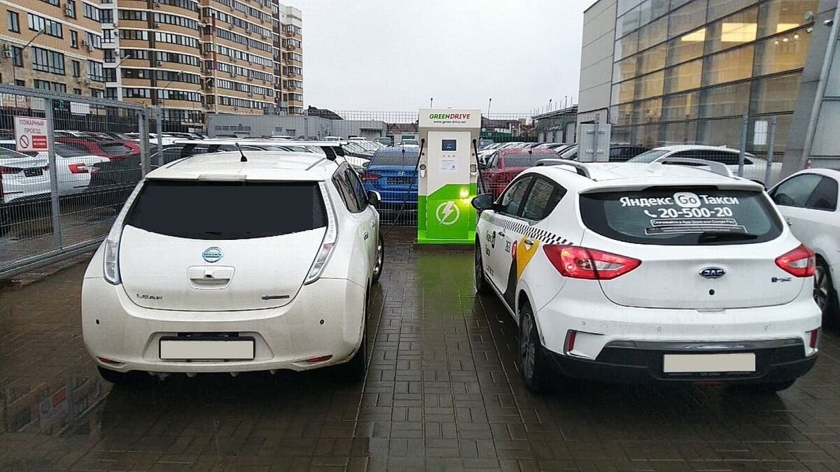 Первая быстрая ЭЗС мощностью 60 кВт в Краснодаре от Green Drive, автосалон Фреш Авто, рядом с трассой М4 Дон