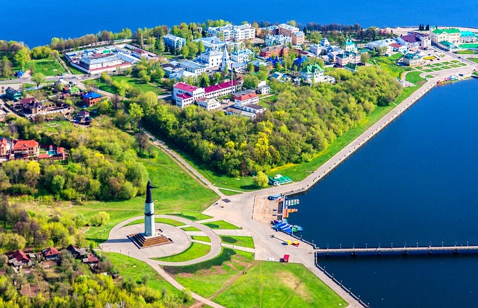 Города чувашии. Набережная Чебоксары Чувашия. Столица Чувашской Республики город Чебоксары. Чебоксарский залив Чебоксары. Город Чебоксары залив.