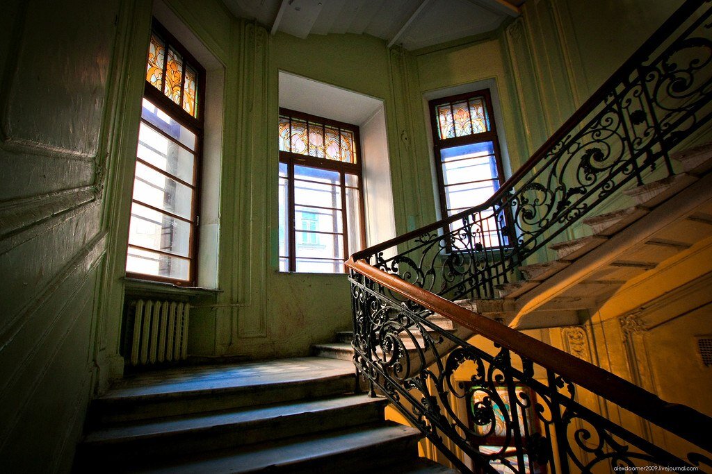 Парадное жилье. Доходный дом дехтеринского спб парадная рубинштейна 26. Дом пиковой дамы в санкт-петербурге. Толстовский дом в санкт-петербурге парадная. Парадные санкт-петербурга.