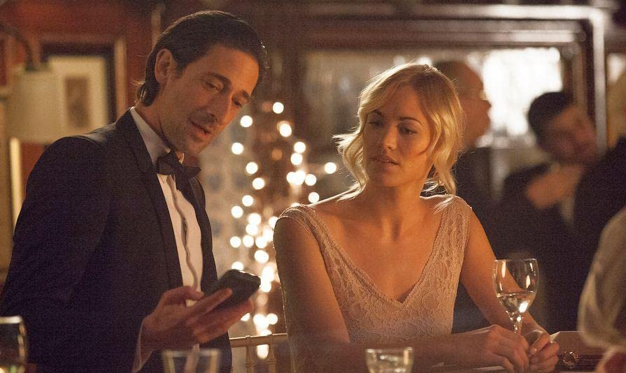 Эдриен Броуди и Ивонна Страховски в кадре из фильма Manhattan Night (2016)