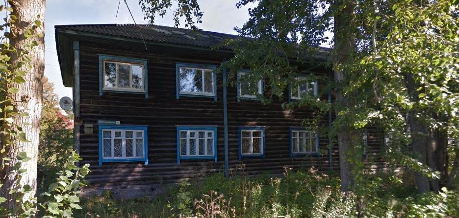 Люди обращались к парламентарию с разными проблемами, но больше всего граждан интересовали жилищные вопросы: освещение и состояние дорог во дворах, аварийное жилье. 