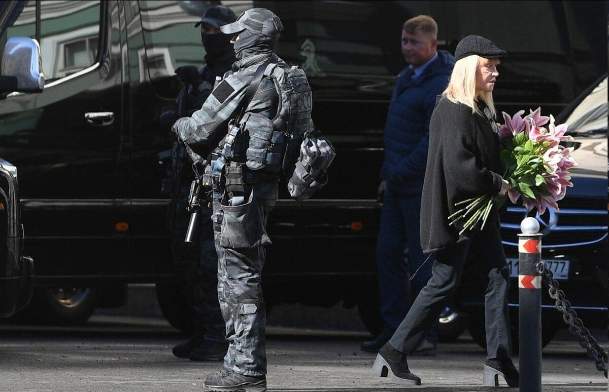    73-летняя Алла Пугачева некоторое время назад вернулась в Москву