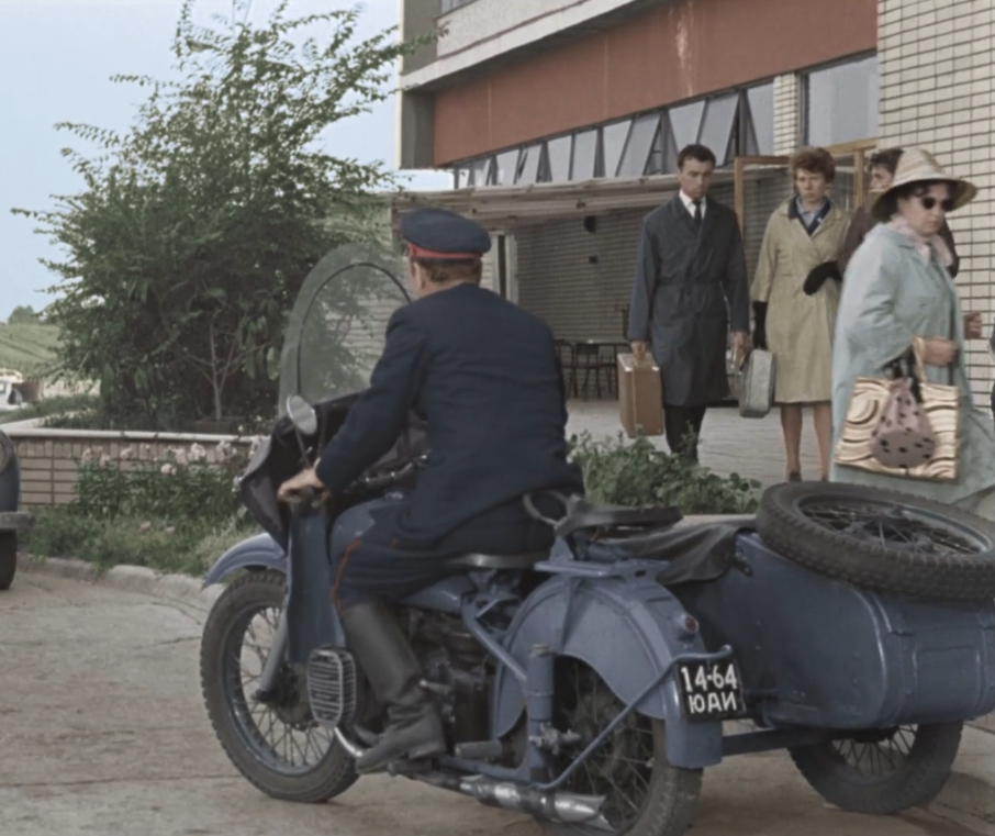 Тоже М-72, то заднее крыло "глубокое". 