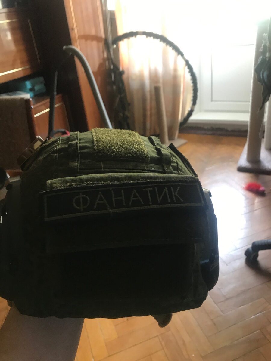 Очень извиняюсь, фоткал на микроволновку, там камера так себе...)