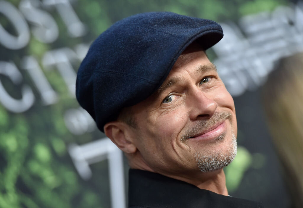 Бред Питт в кепке