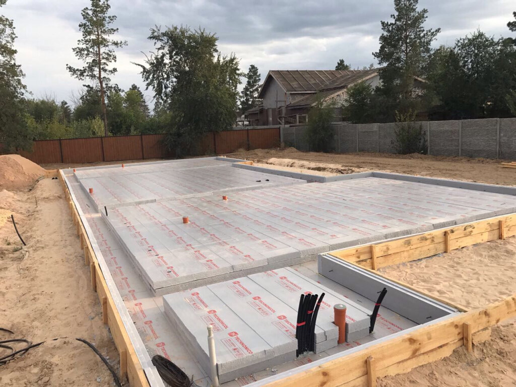 утепление плитного фундамента с помощью XPS CARBON ECO SP
