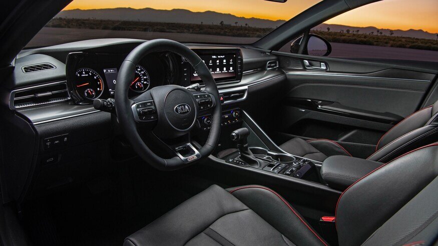 Фотографии взяты из источника motortrend.com