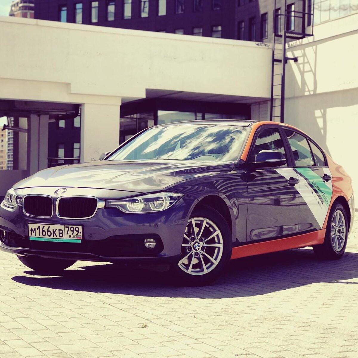 «Делимобиль» запустил в Екатеринбурге прокат седанов BMW-320