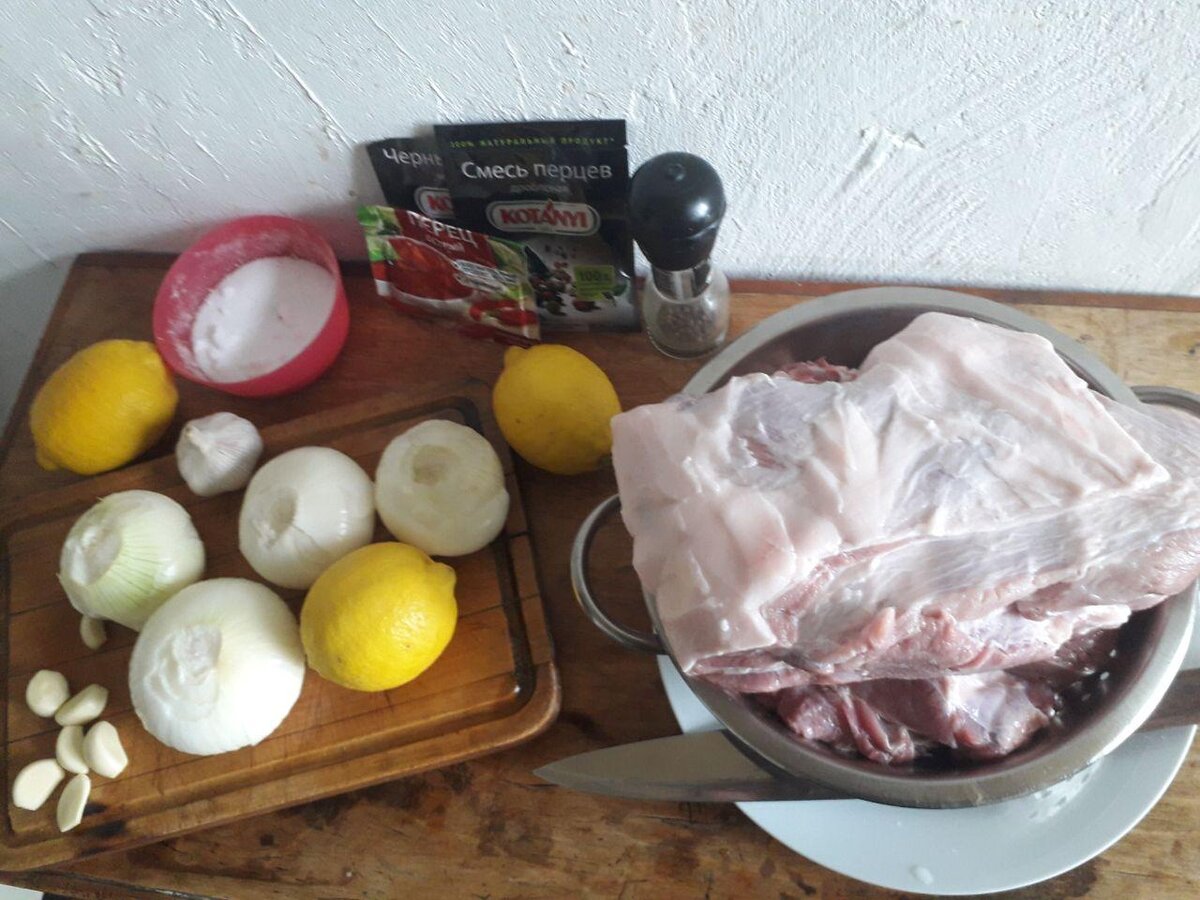 Берем свиную шею с толстой жировой бляхой