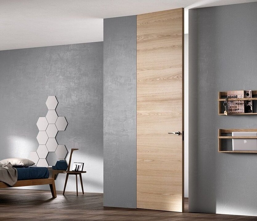 Высокие распашные межкомнатные двери