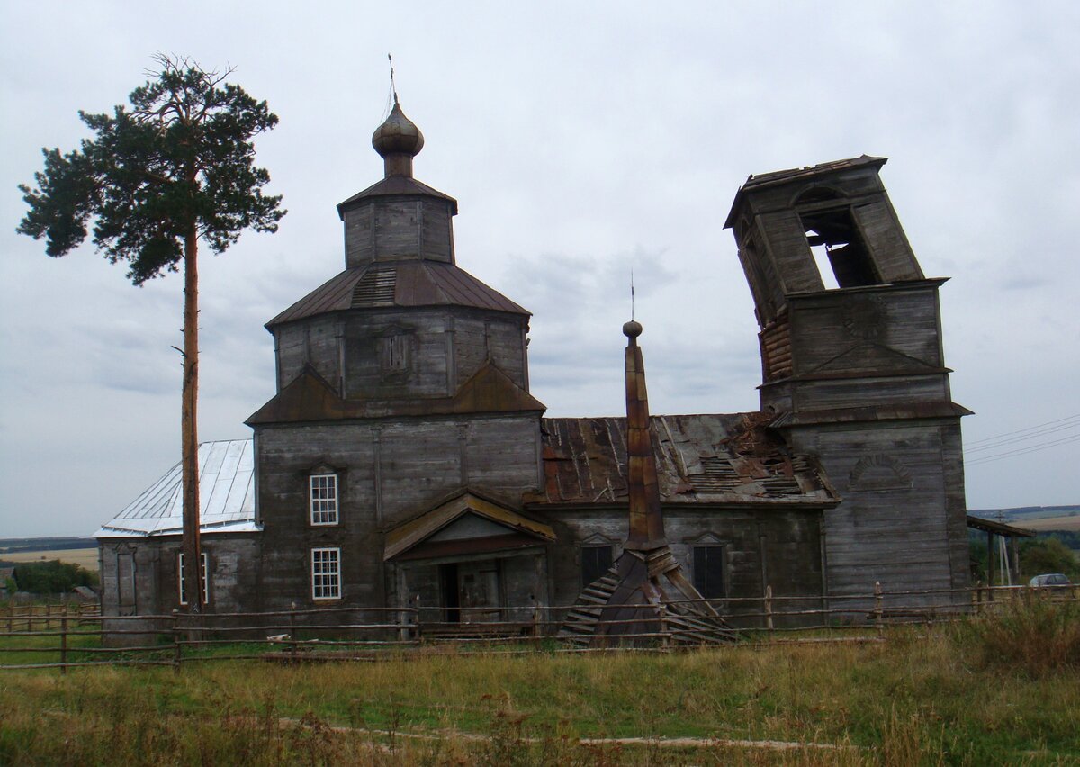 Церковь имени Святого Николая Чудотворца в селе Чиганары. 2010г.