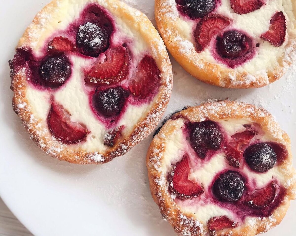 Сырники с ягодами