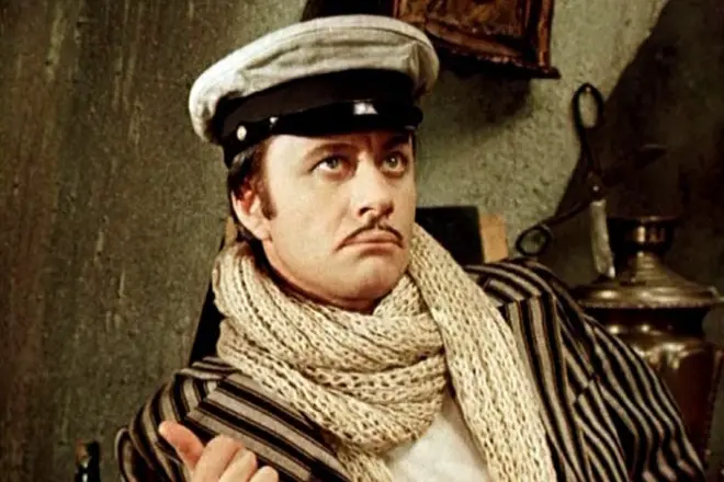 Кадр из фильма "12 стульев"