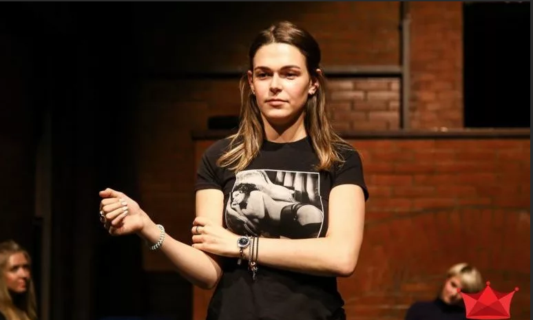 Выучивая каждую неделю или месяц по монологу, вы не только увеличиваете шансы получить роль, но и улучшаете память, которая пригодится для быстрого запоминания ролей;