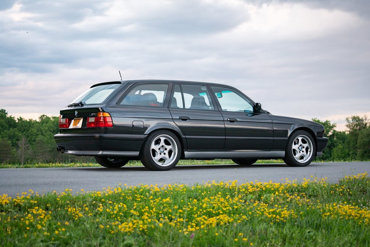 BMW M5 Touring (E34) - Эпичный вариант семейного автомобиля | Интересные  автомобили | Дзен