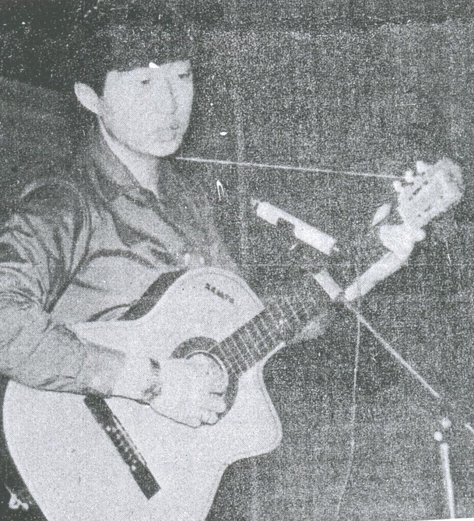 В. Ким — руководитель клуба авторской песни ст. Романовская