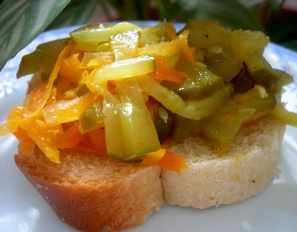 Закуска из жаренных огурцов