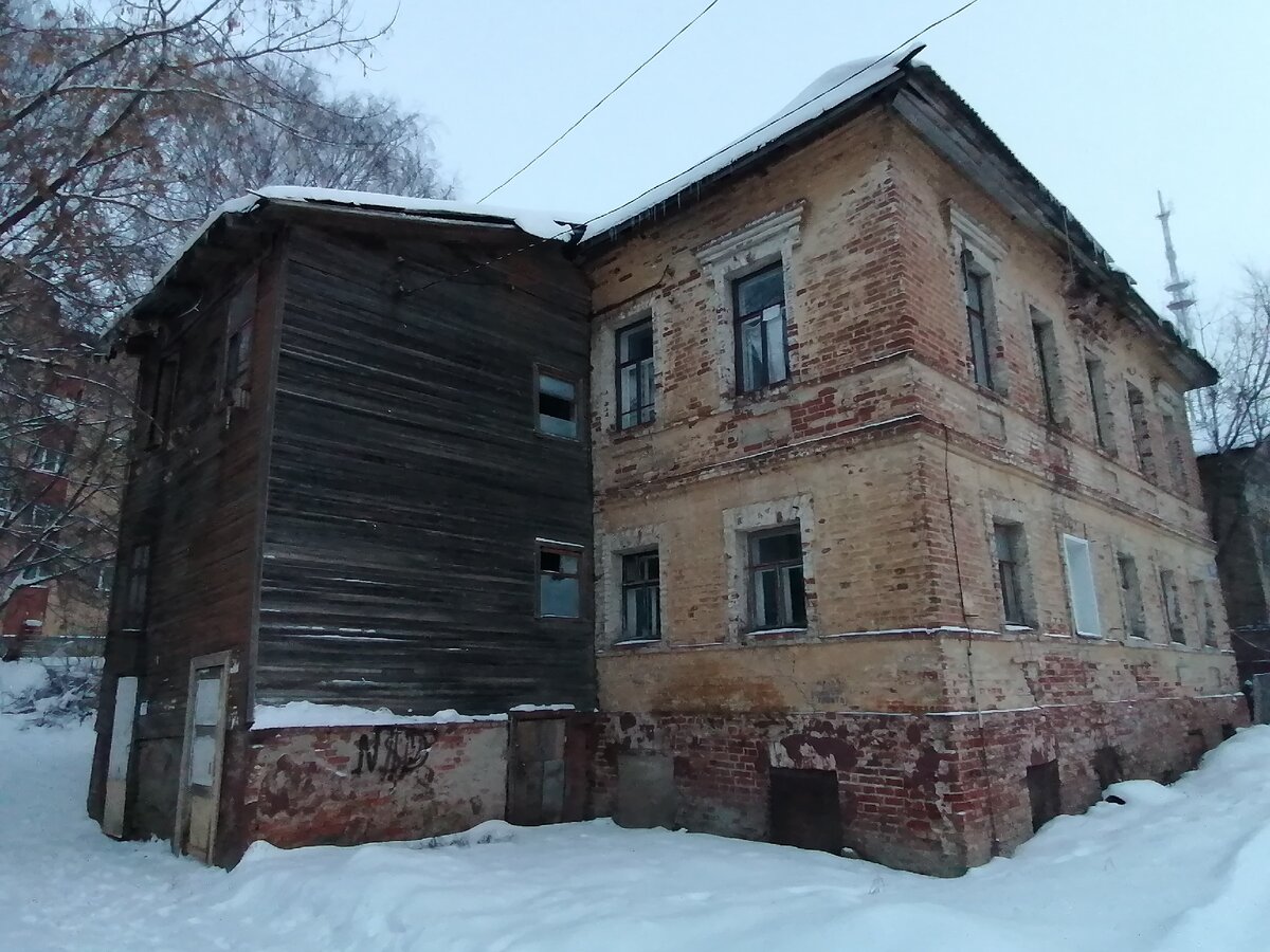 Новый год в Кирове, часть пятая: Успенский монастырь и сгоревший стадион |  Виктор Бобров | Дзен