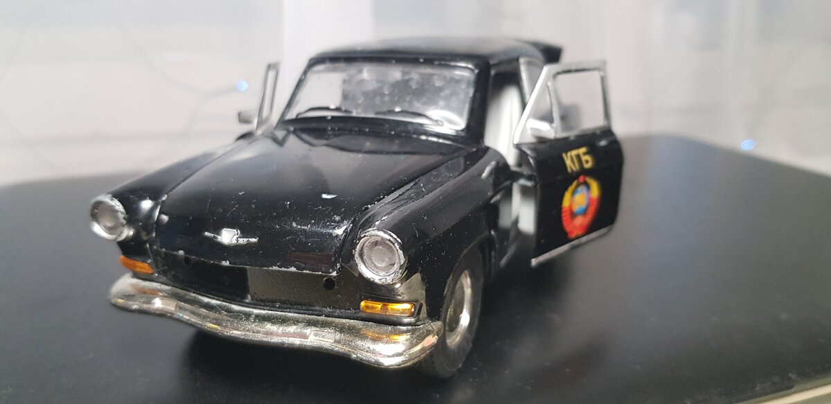 Модель была в пяти цветовых исполнениях 