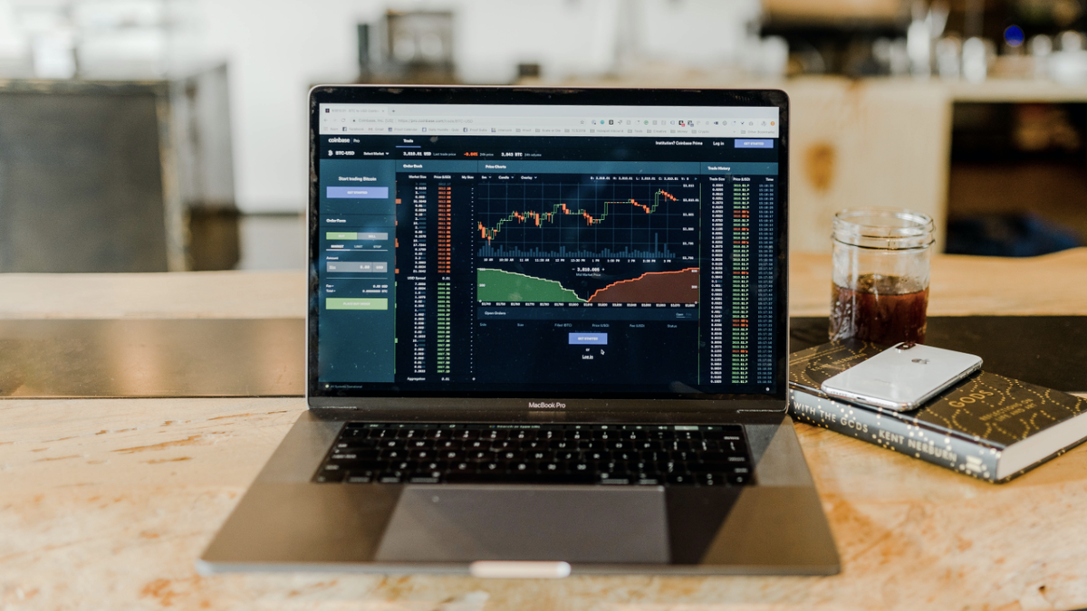 Всего в России насчитывается более 9млн открытых брокерских счетов большинство из которых пустые.