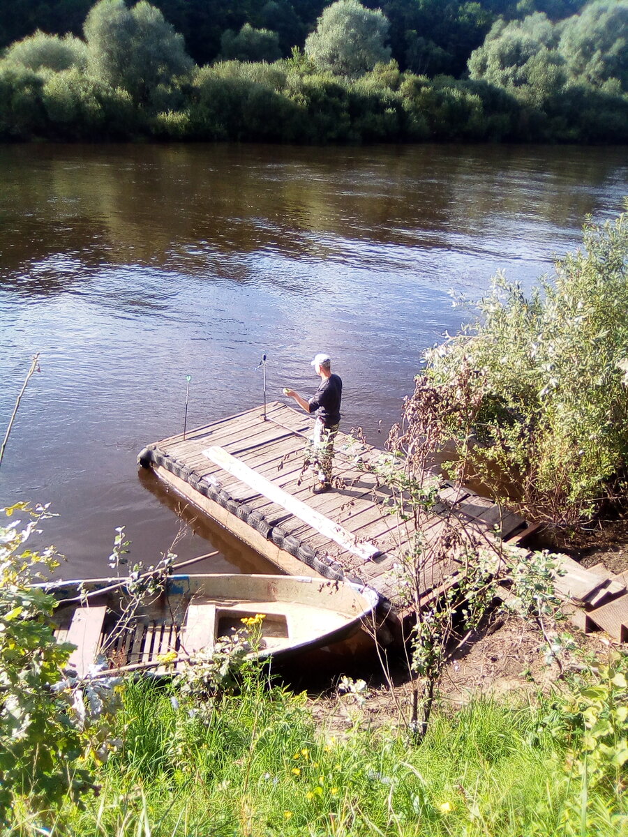 Это мы с женой на отдыхе  на БАЗЕ ОТДЫХА (УРУЧЬЕ)
