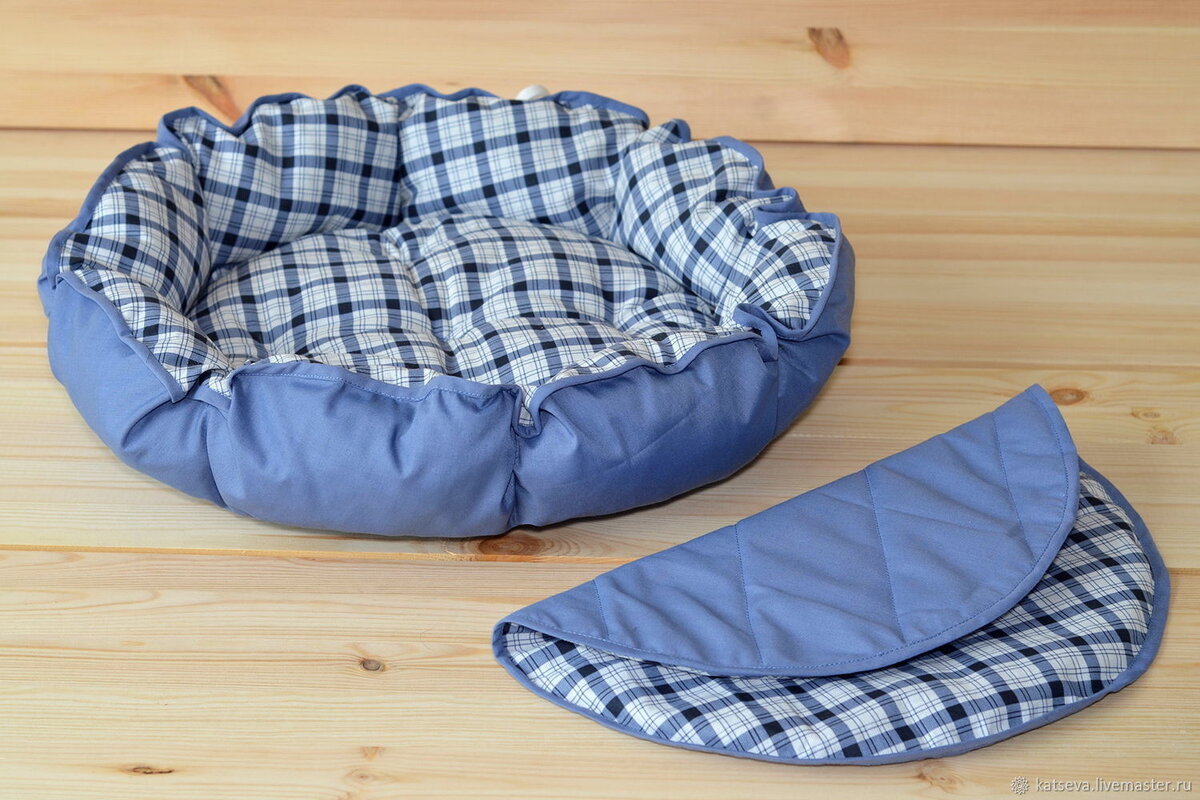 Лежак сделанный своими руками (Взято с https://www.livemaster.ru/)