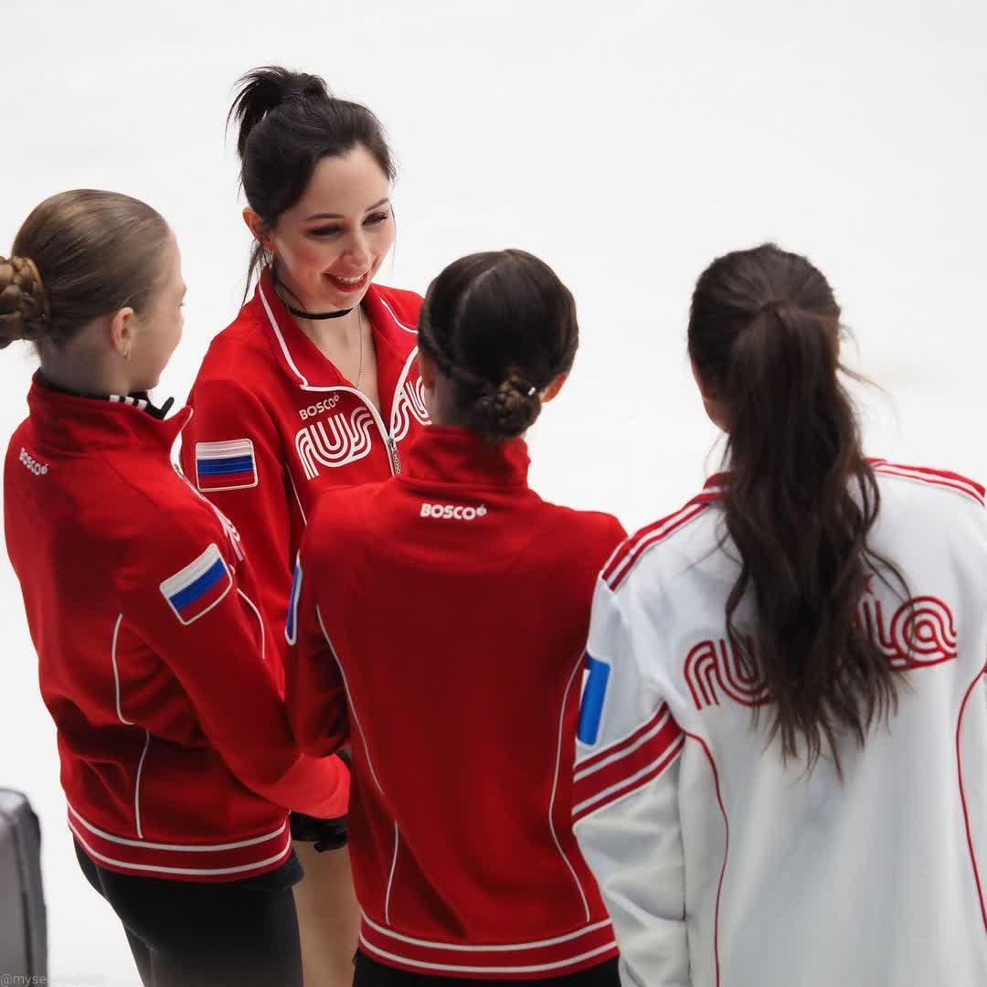 Команда женщин