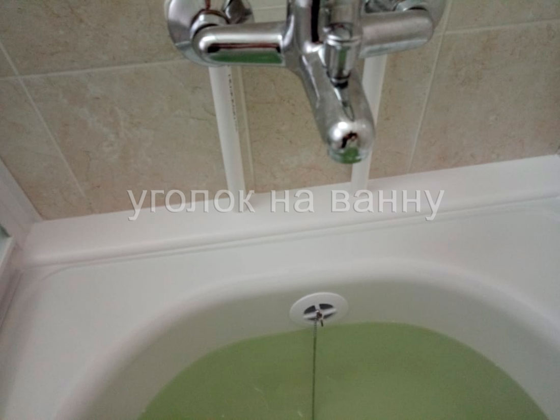 После: установлена широкая акриловая накладка 60 мм, перерывает до 50 мм.