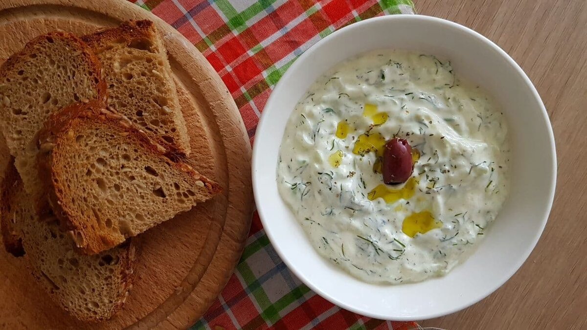 Дзадзики - греческий соус к шашлыку, лепешкам и жареным овощам