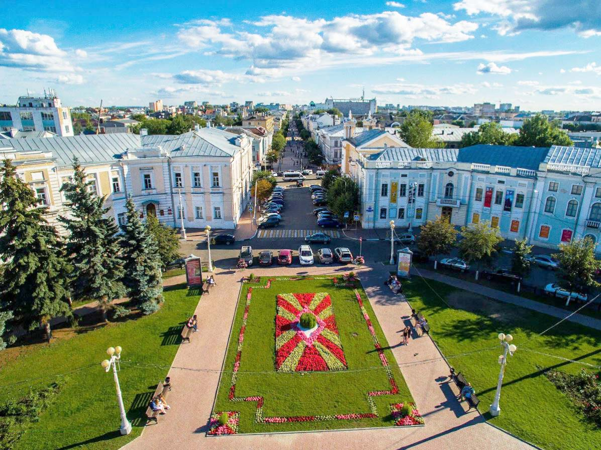  Краткое описание
Тверь, расположенная между Москвой и Санкт-Петербургом, ещё несколько веков назад была одним из крупнейших торговых центров России.-3