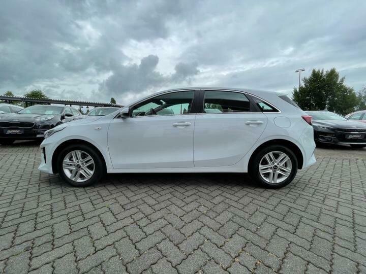 Kia Ceed. Источник иллюстрации - Яндекс.Картинки