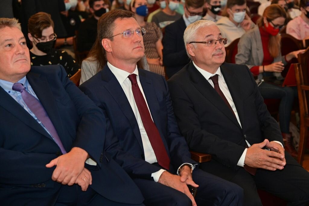 фото пресс - службы Национального исследовательского университета «МЭИ», на открытии Центра компетенций НИУ «МЭИ».   