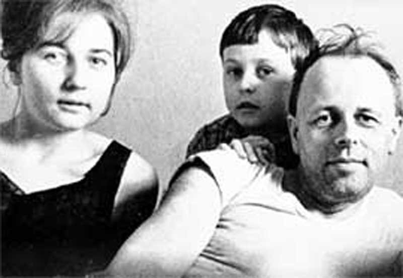 Андрей сахаров биография личная жизнь Каково быть детьми диссидента, или Как сложилась жизнь наследников академика Сах