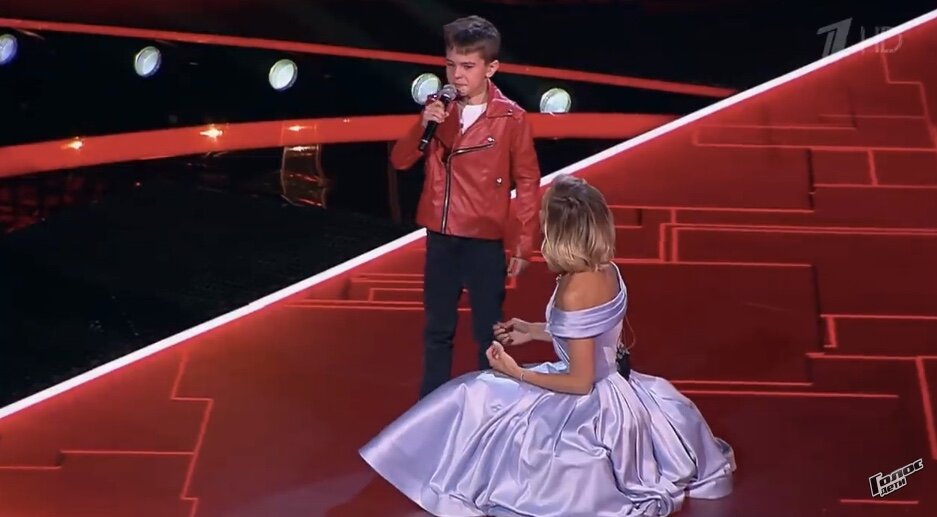 Скрин сделан автором из выступления на шоу Голос дети 