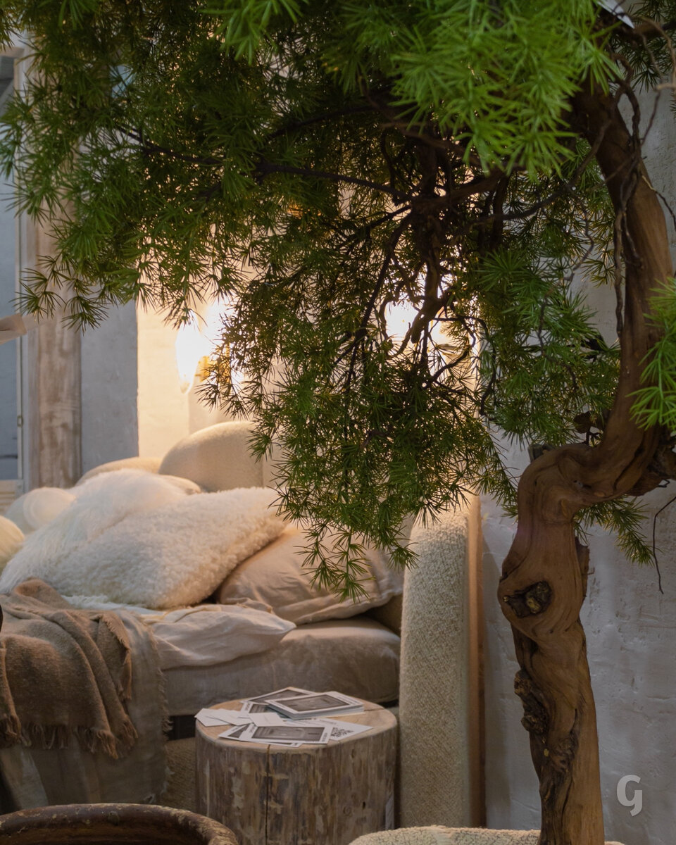 Спальная комната в среднеземноморском стиле // фото: Евгений Шев, Goodiny.ru