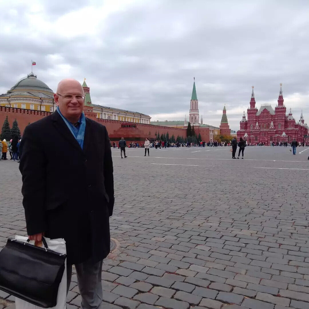 Москва. Красная Площадь. Черёмин Александр Александрович историк, писатель, профессор, независимый эксперт. 