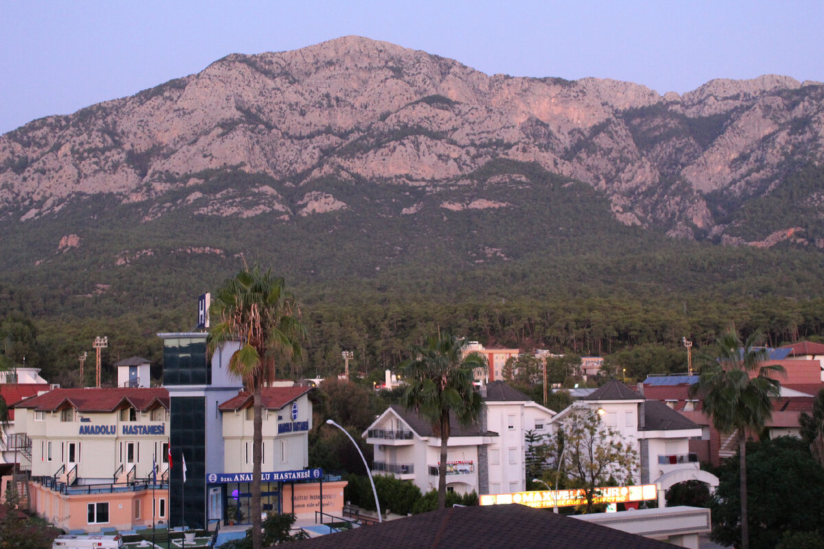 Вид из номера многих отелей Кемера