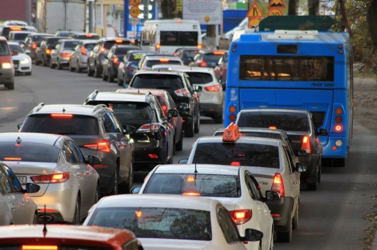    Авария заблокировала движение в центре Ставрополя утром 12 сентября