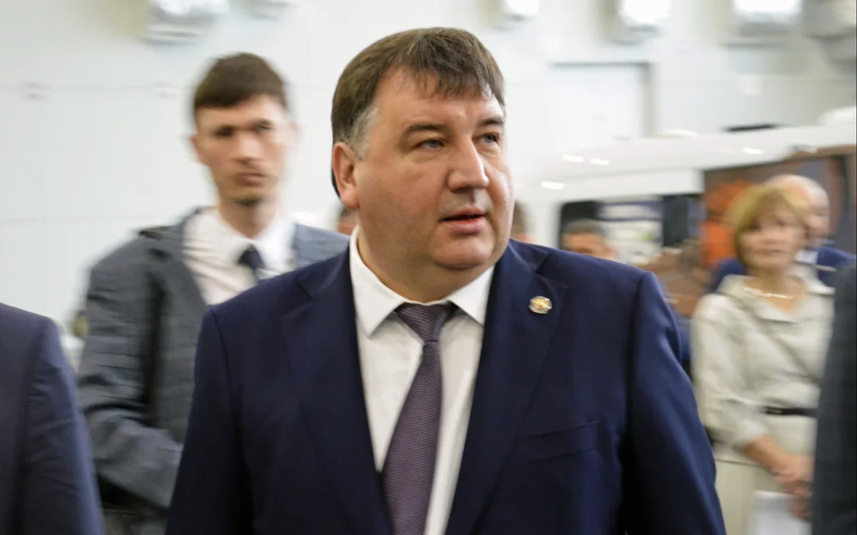     В Татарстане в комиссии по содействию развитию конкуренции произошли изменения. Из состава вывели проректора Казанского федерального университета Дмитрия Таюрского, который занимал это место после ареста экс-ректора Ильшата Гафурова. Соответствующий документ подписал глава региона Рустам Минниханов.