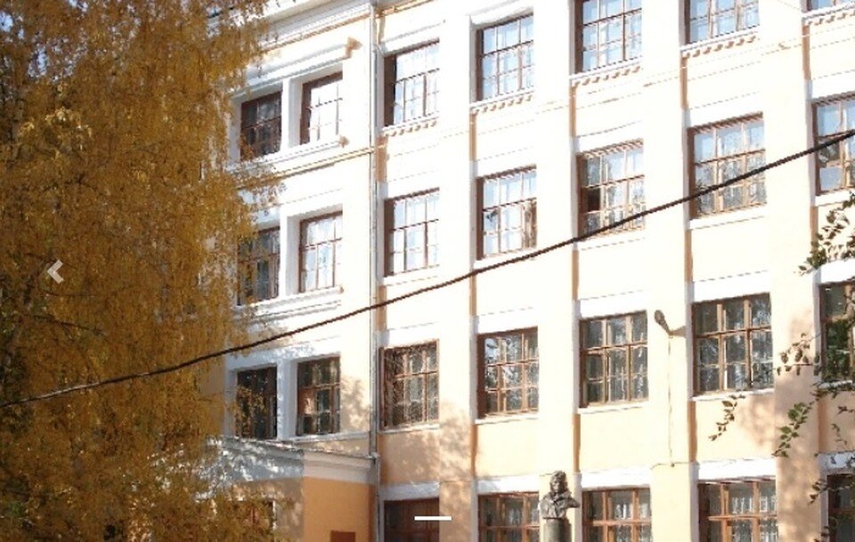 Моу сш 7 волгоград дзержинский. Школа 7 волгоград. 81 школа волгоград. школа в центральном районе волгоград.