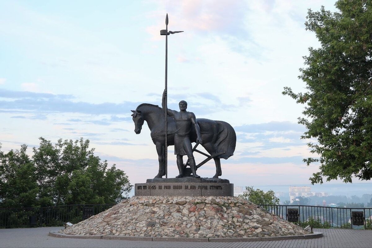 Памятники в пензе фото